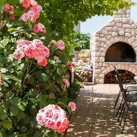 Апартаменты Eva Црес