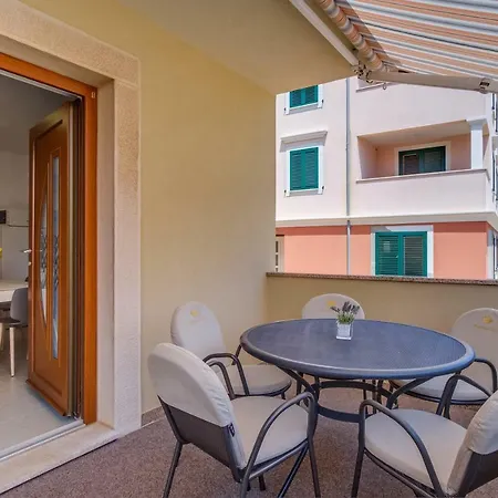 Eva Apartment Cres