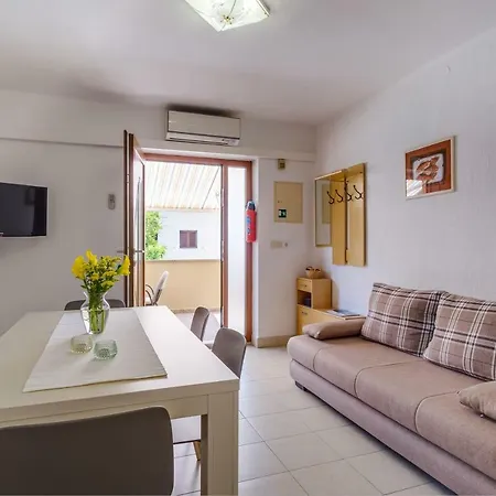 Eva Apartment Cres