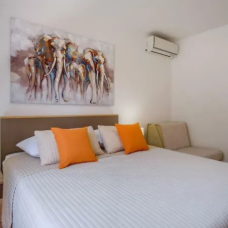 Apartment Eva Cres
