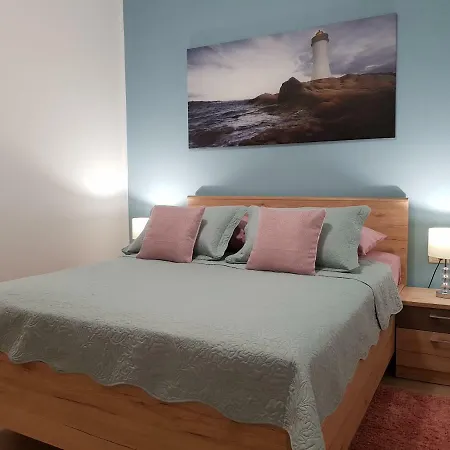 Apartman Eva *